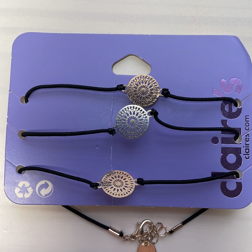 Assorted bracelets - Picture 2 of 4